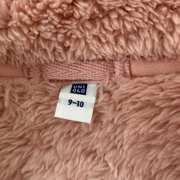 Uniqlo child’s pink fluffy zip up. Ages 9-10 in excellent condition - Picture 2 of 11